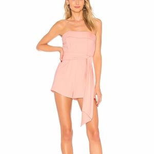 Sophya strapless bow romper in blush 🌸✨